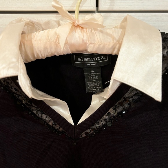 Black sweater with silky cream collar - Picture 3 of 8